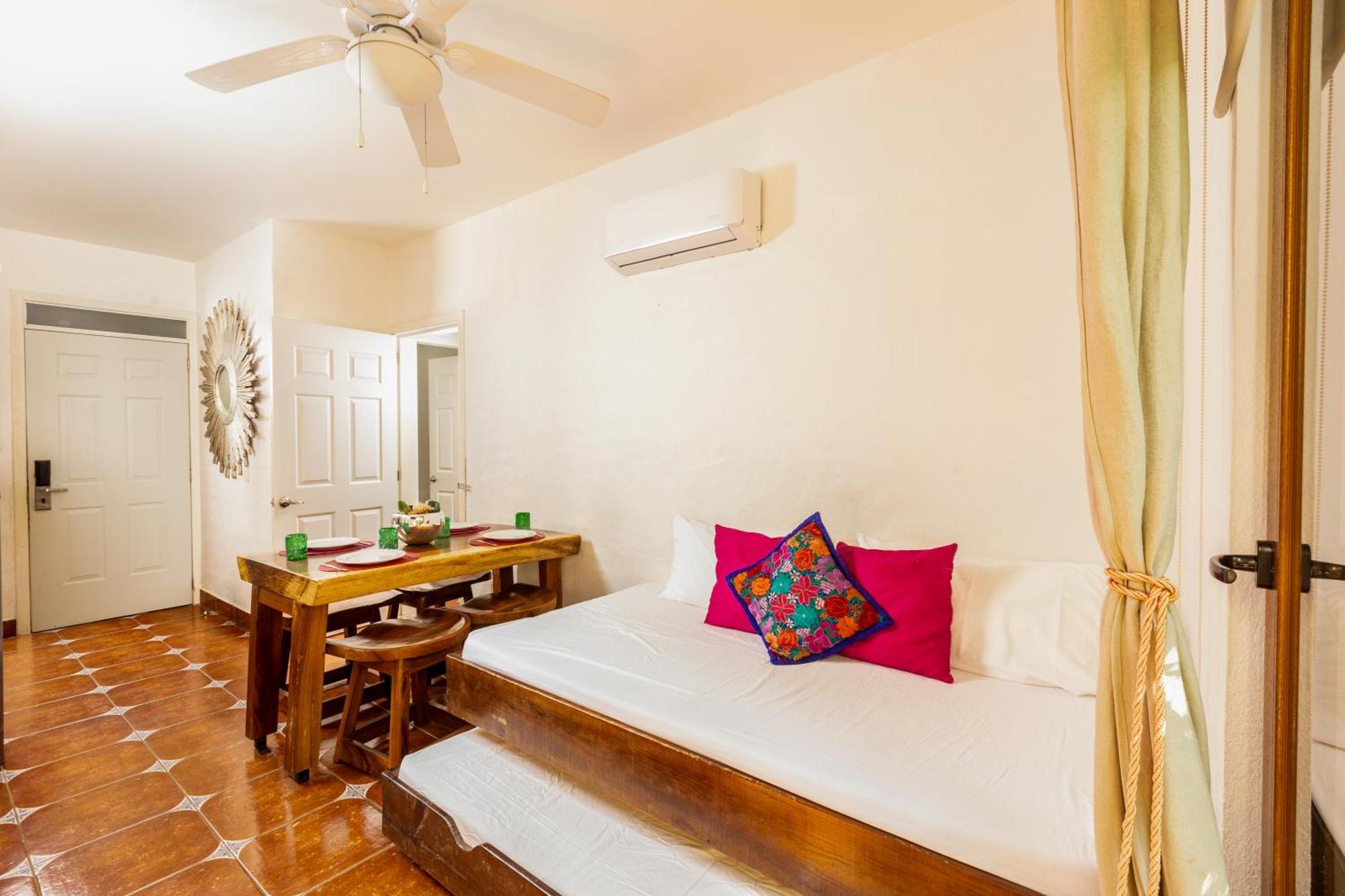 Casa Loteria -Pueblito Sayulita- Colorful, Family And Relax Experience With Private Parking And Pool Hotel ภายนอก รูปภาพ